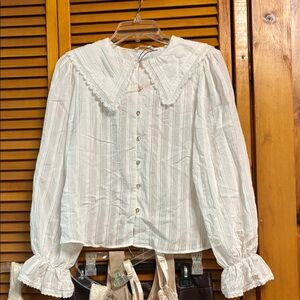 Zara White Blouse with Lace Collar length 21”pit to pit 18”sleeves 24”